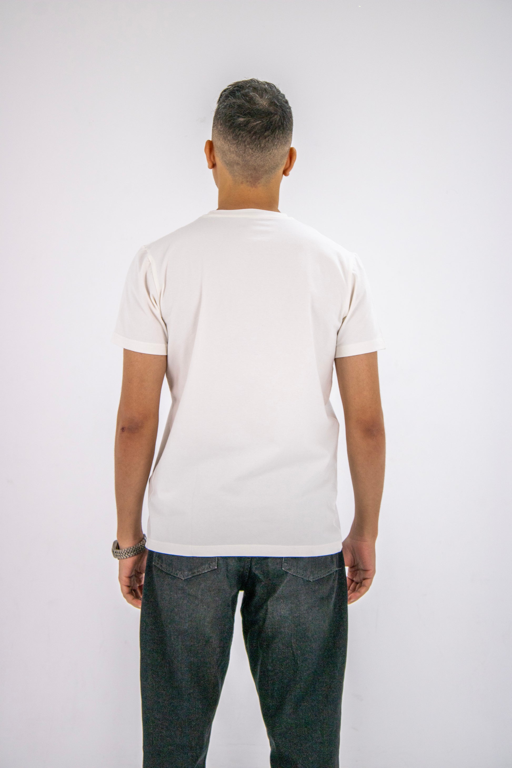 BAZIC offwhite t-shirt