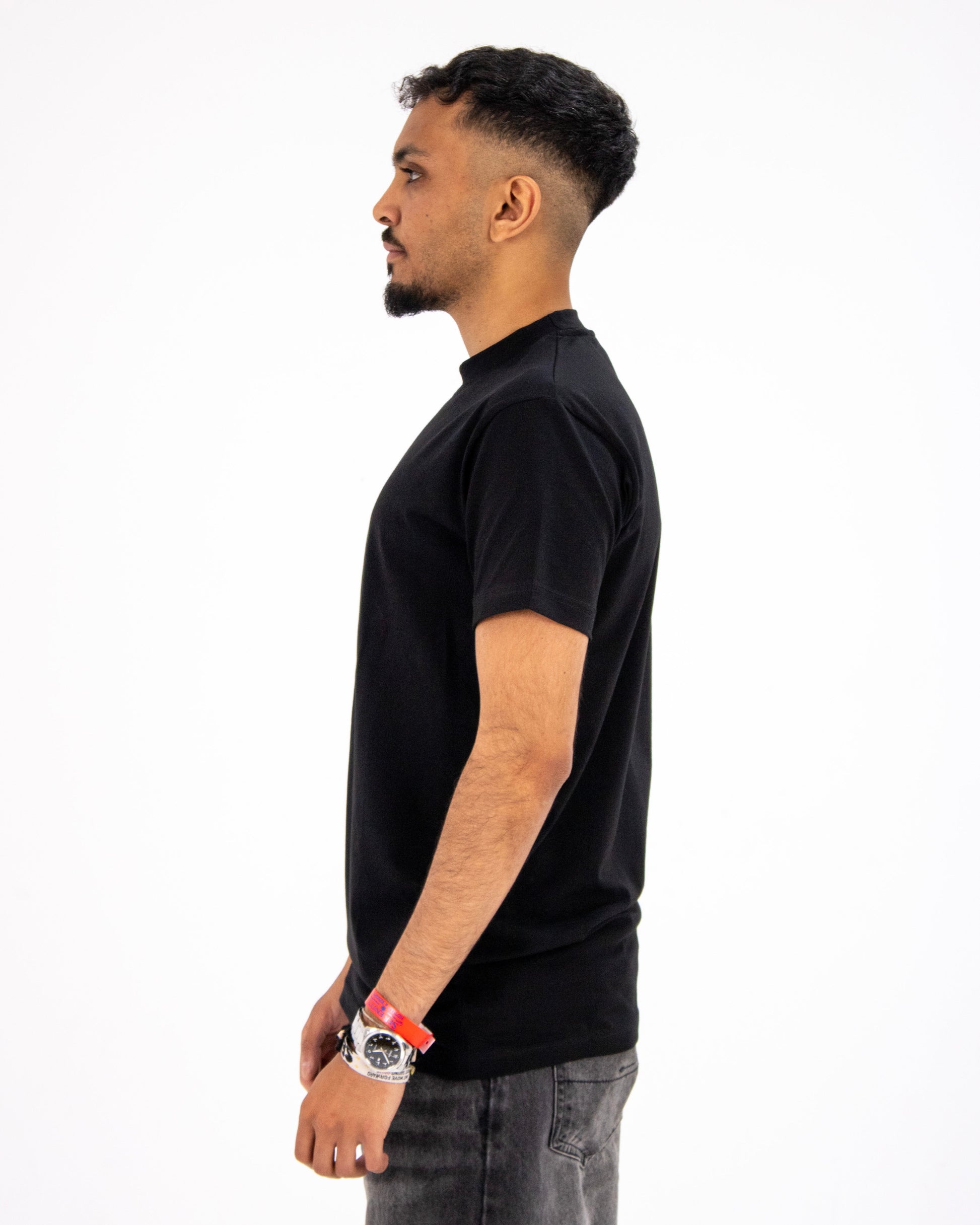 BAZIC black t-shirt
