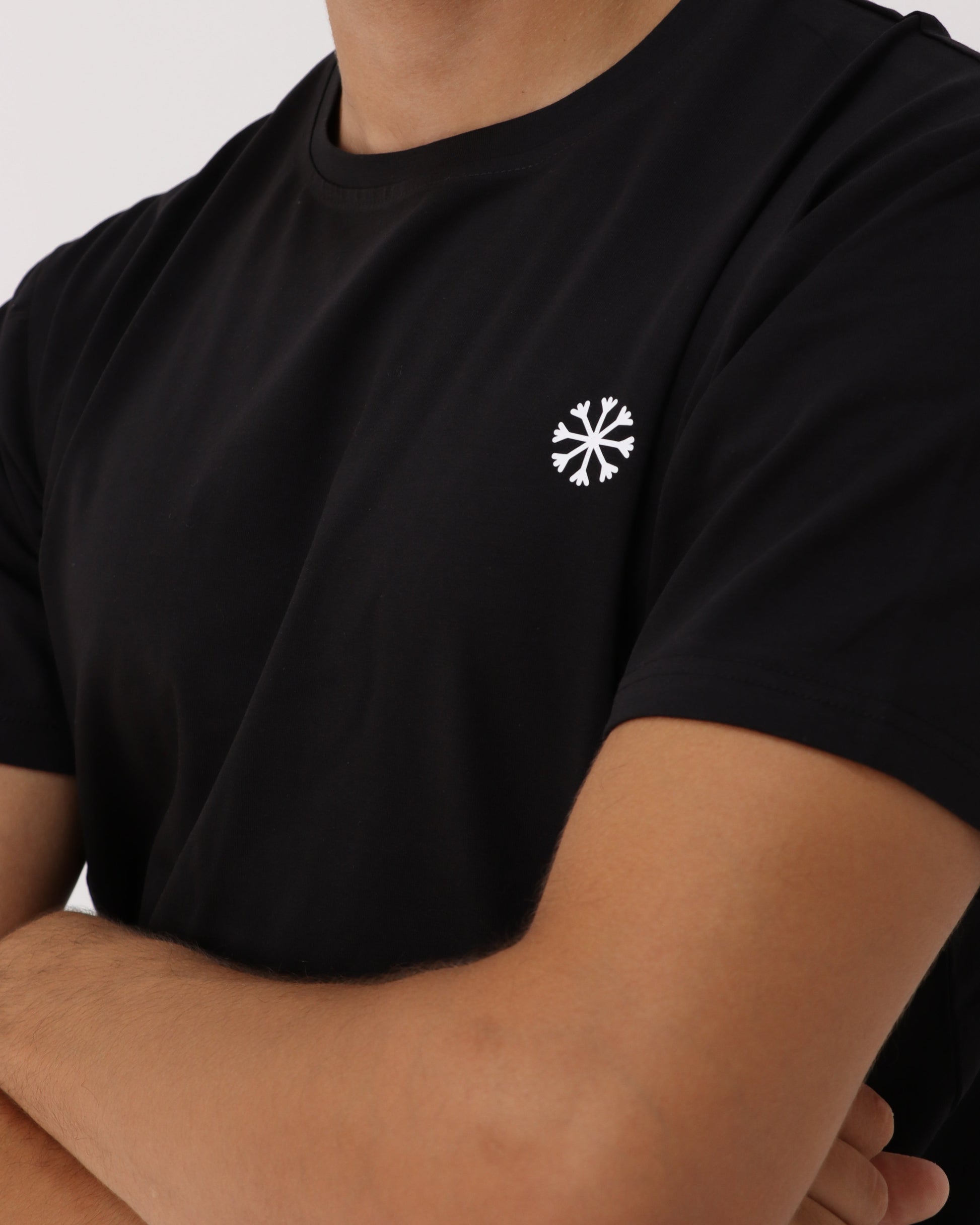 BAZIC black white logo tee