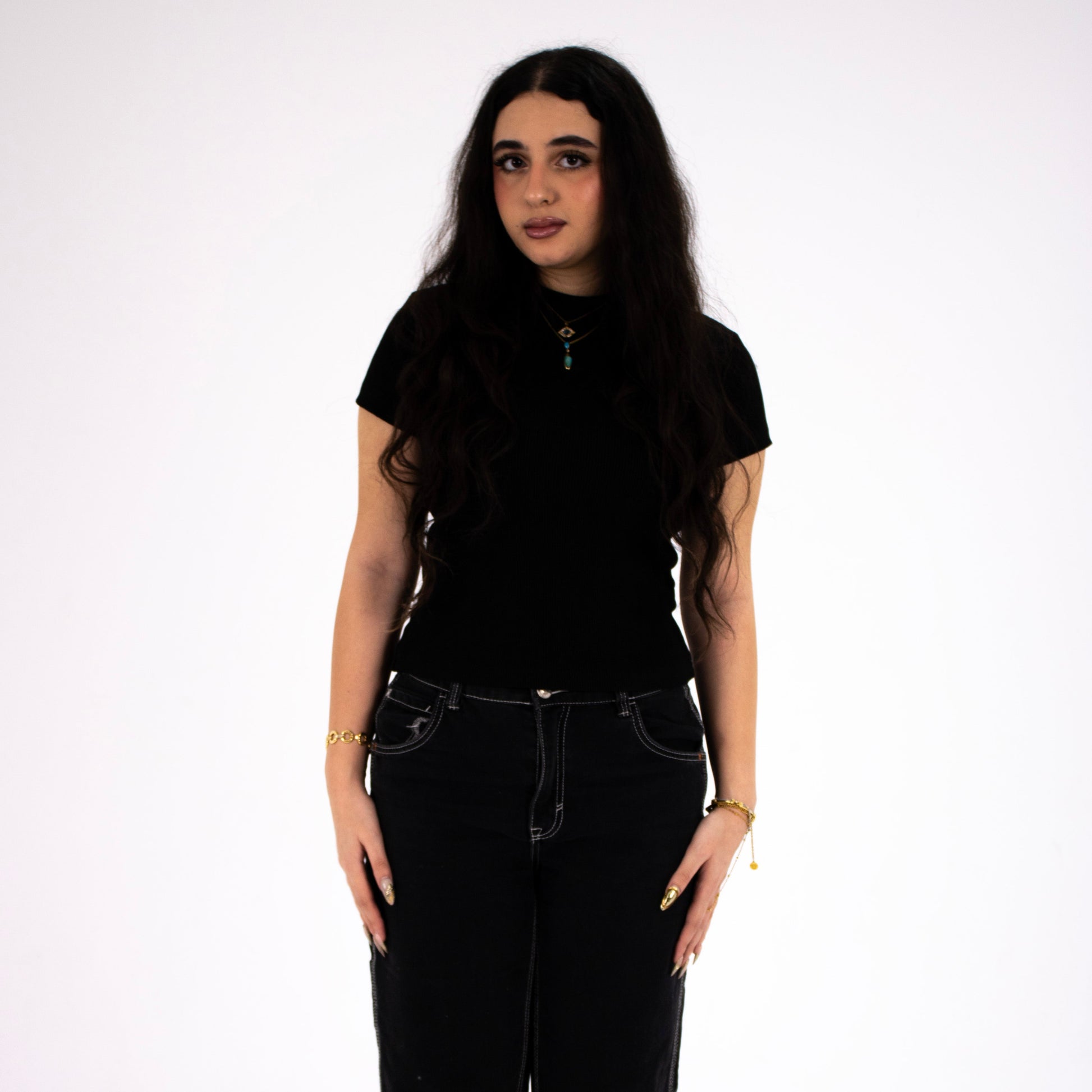 HERS basic short sleeved top in black