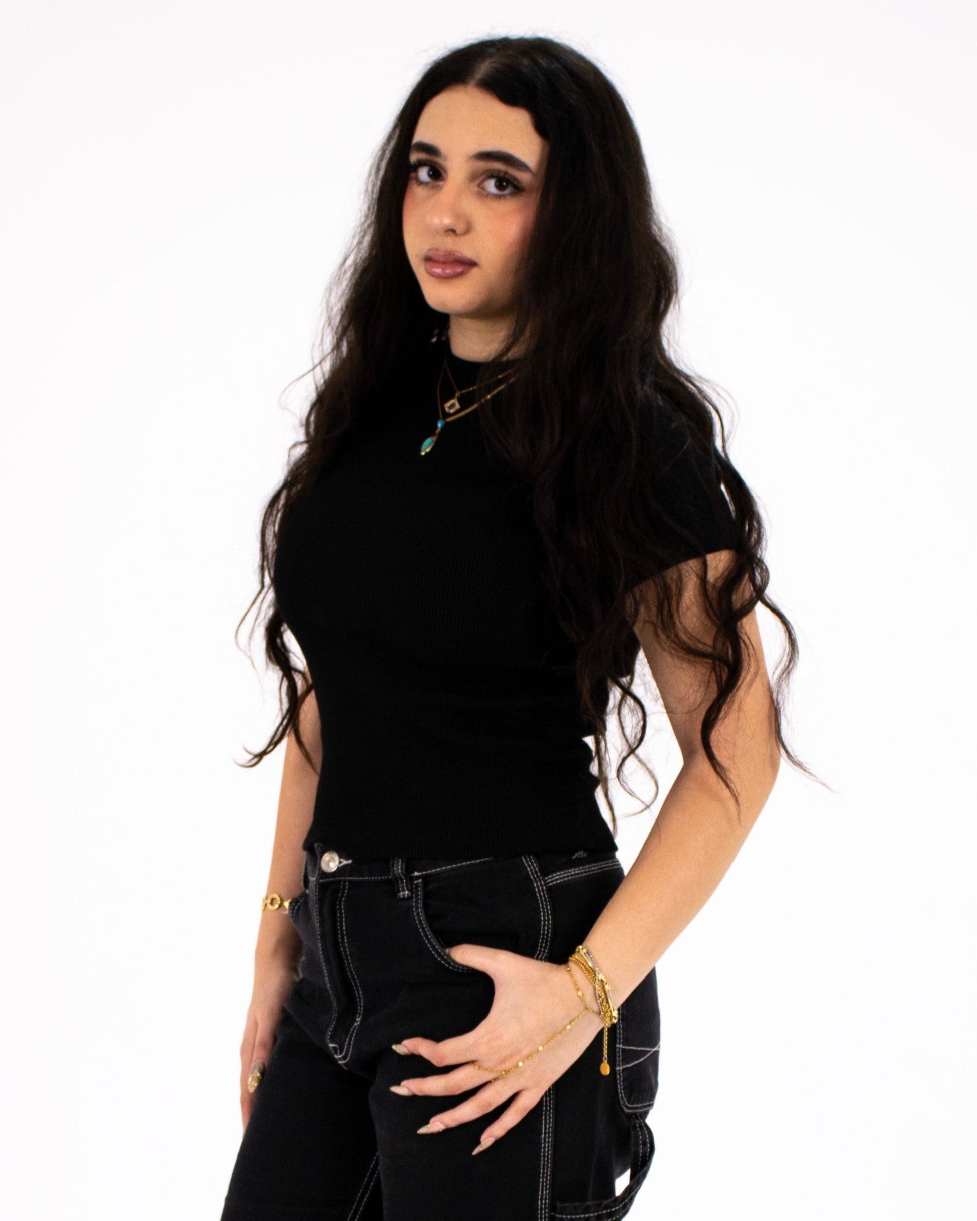 HERS basic short sleeved top in black